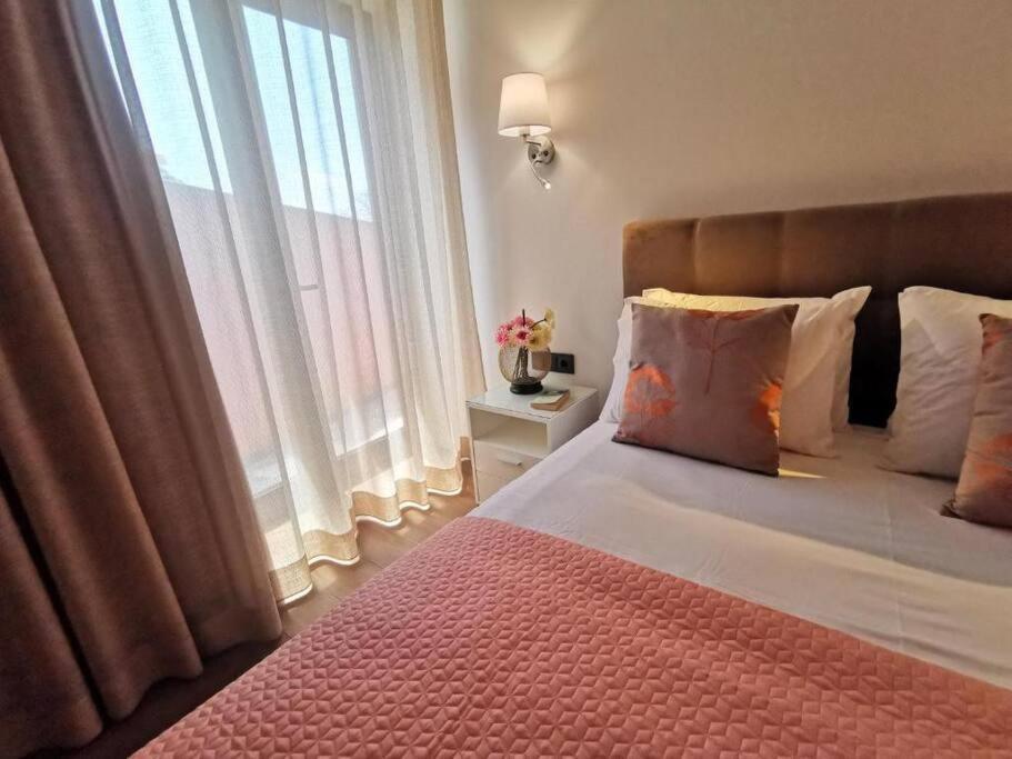 Chale Esmeralda - Charming Studios In Calheta Beach Exterior foto